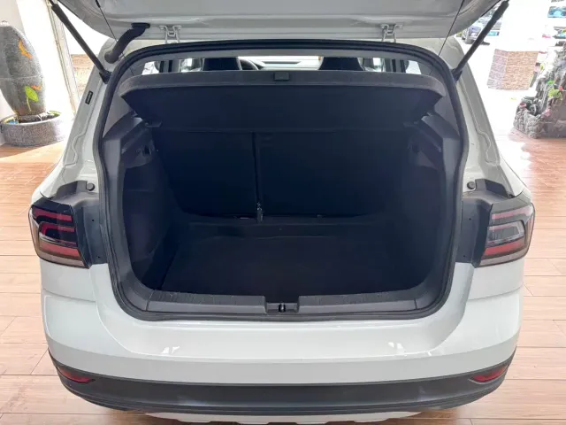 Volkswagen T-Cross — Фото автомобиля 17