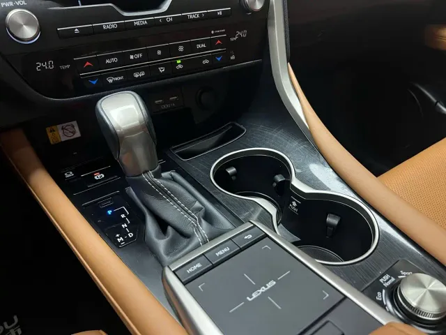 Lexus RX — Фото автомобиля 15