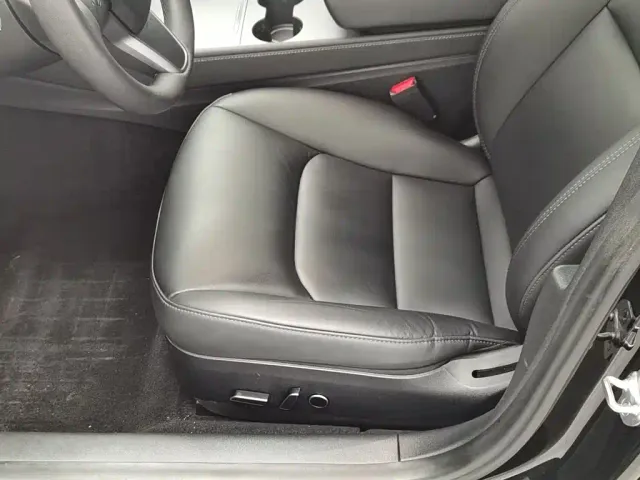 Tesla Model 3 — Фото автомобиля 20