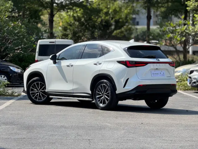 Lexus NX — Фото автомобиля 4