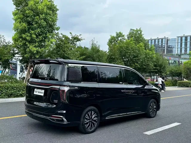 Hongqi HQ9 PHEV — Фото автомобиля 6