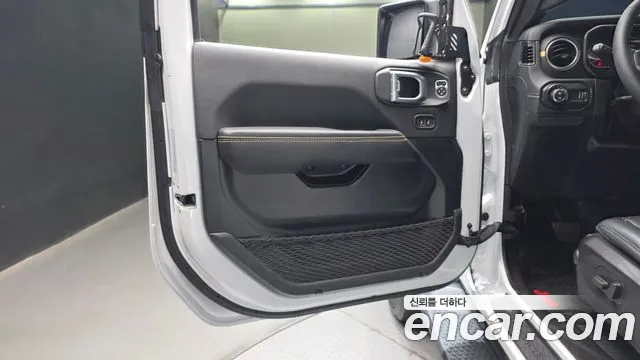Jeep Wrangler JL — Фото автомобиля 13