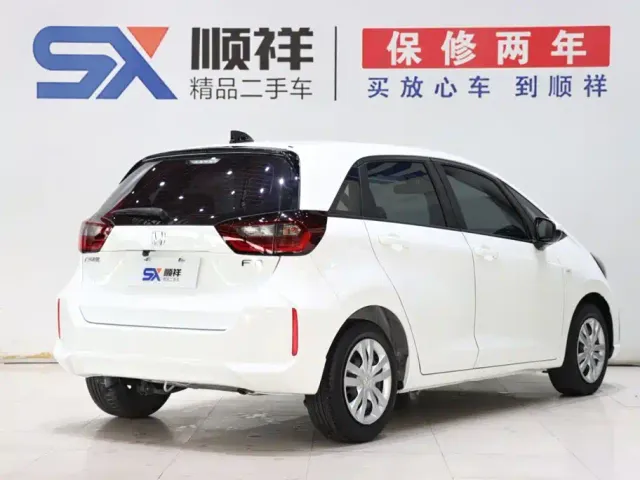 Honda Fit — Фото автомобиля 4