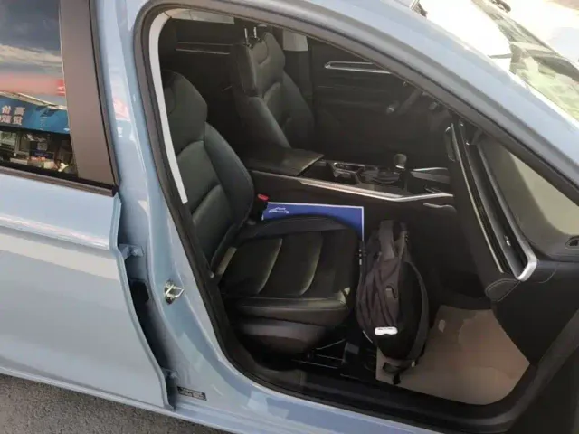 Geely Emgrand — Фото автомобиля 24