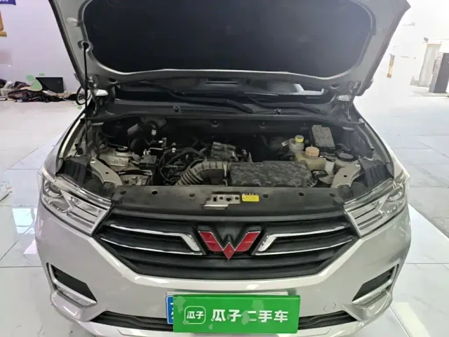 Wuling Hongguang — Фото автомобиля 19