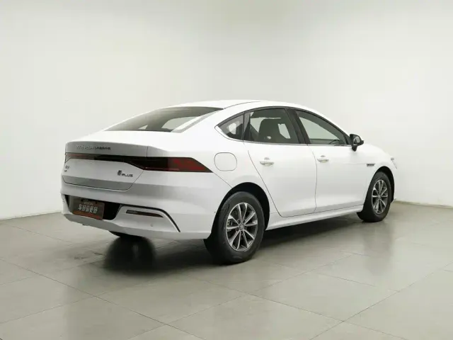 BYD Qin PLUS — Фото автомобиля 2