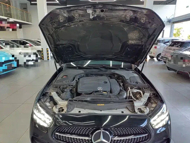 Mercedes-Benz E-Class — Фото автомобиля 19