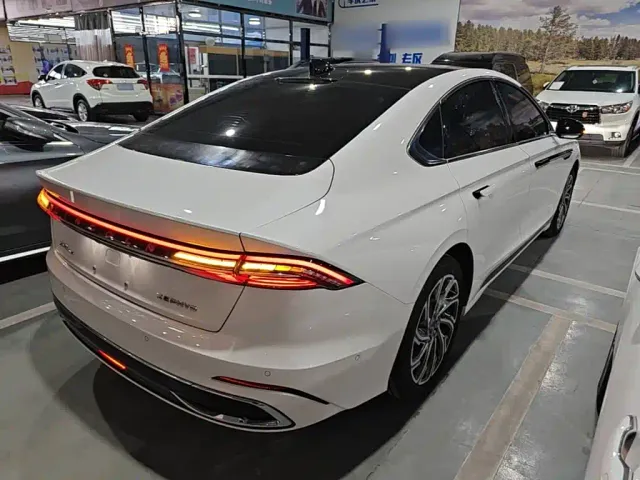 Lincoln Z — Фото автомобиля 6