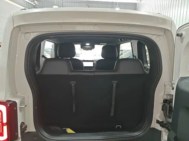 Baojun Yep — Фото автомобиля 18