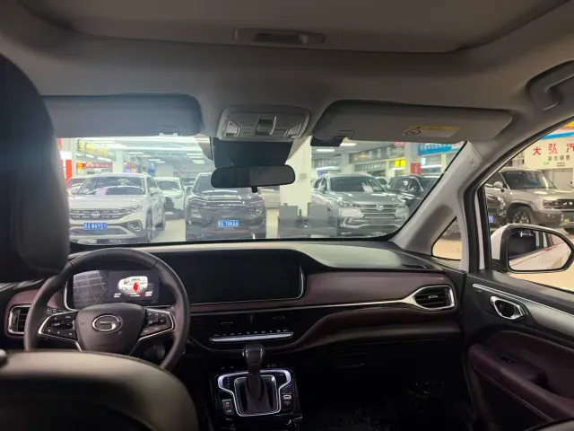 GAC Trumpchi M6 — Фото автомобиля 3