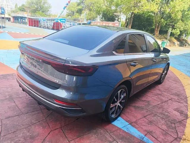 Geely Emgrand — Фото автомобиля 6