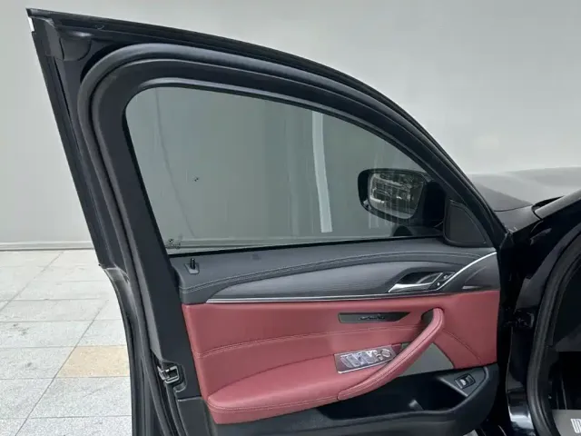 BMW 5 Series — Фото автомобиля 12
