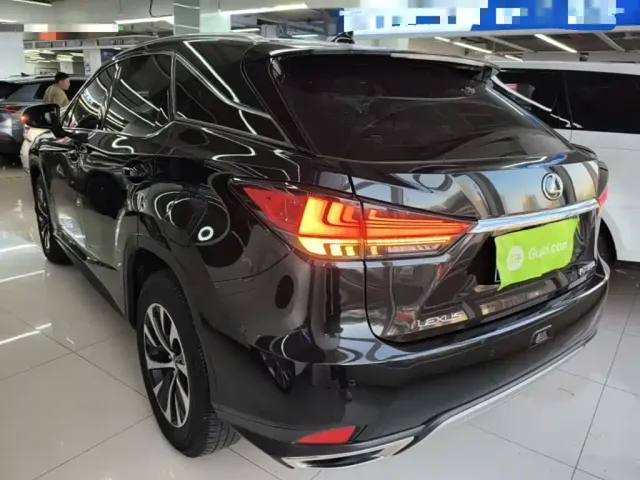 Lexus RX — Фото автомобиля 4