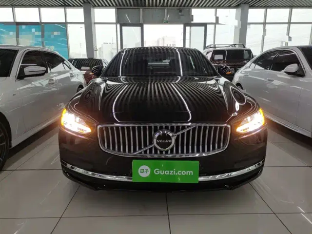 Volvo S90 — Фото автомобиля 18