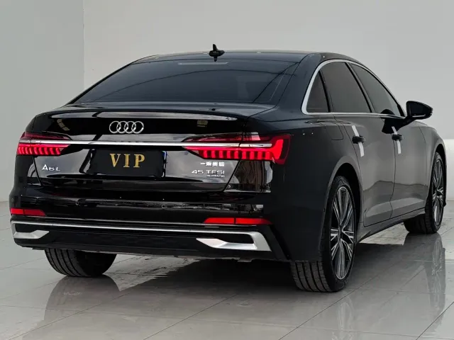 Audi A6L — Фото автомобиля 11