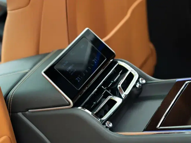 Bentley Flying Spur — Фото автомобиля 16
