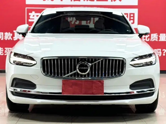 Volvo S90 — Фото автомобиля 3