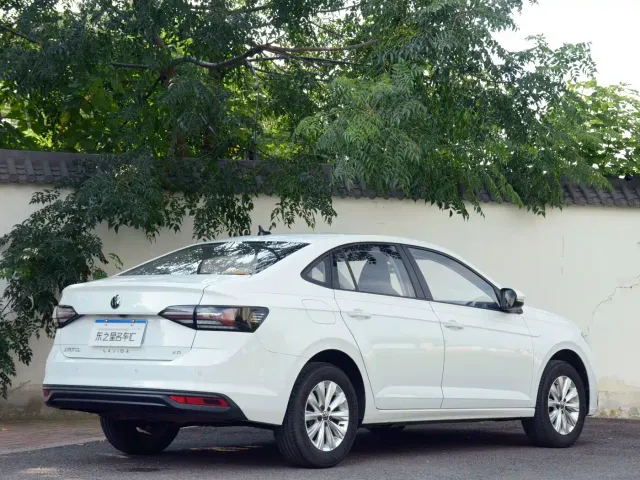 Volkswagen Lavida — Фото автомобиля 14
