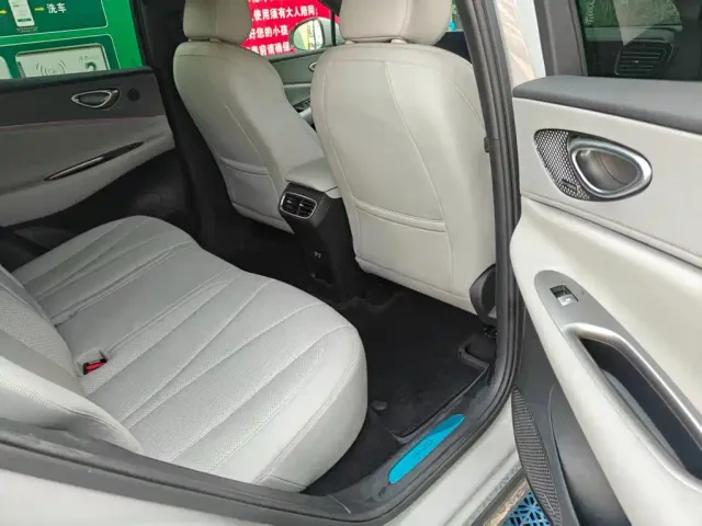 BYD Sealion 06 — Фото автомобиля 16