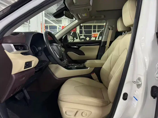 Toyota Highlander — Фото автомобиля 4