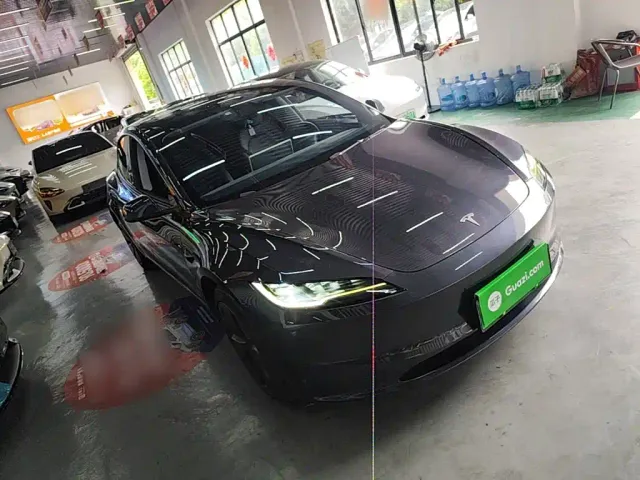 Tesla Model 3 2023 Rear-Wheel Drive — Фото автомобиля 3