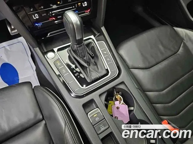 Volkswagen Arteon Arteon 2.0 TDI R-LINE 4Motion — Фото автомобиля 11