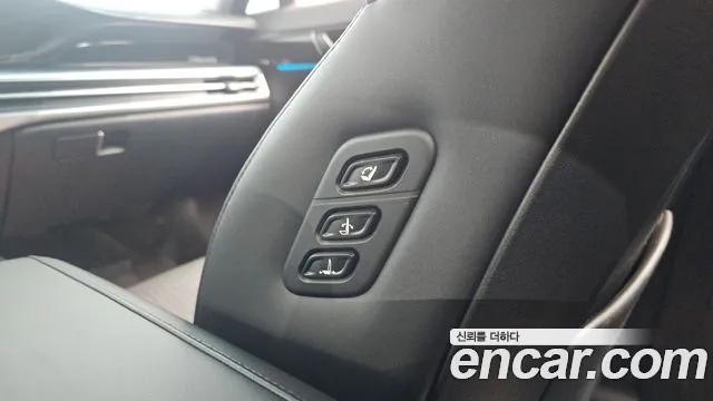 Hyundai Grandeur Grandeur (GN7) 2.5 Бензин 2WD — Фото автомобиля 29