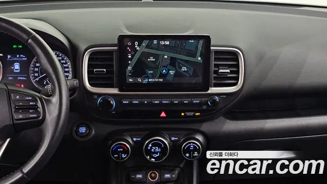 Hyundai Venue — Фото автомобиля 20