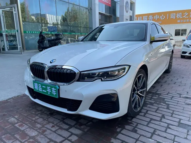 Фотография автомобиля — BMW 3 Series
