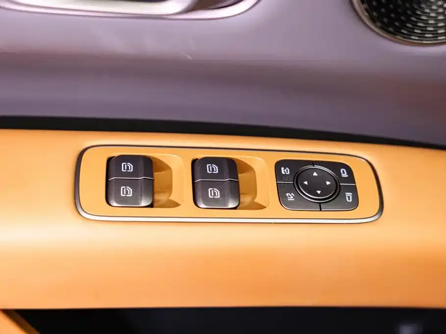 Li Auto Li Auto i6 2025 2WD Base Model — Фото автомобиля 15