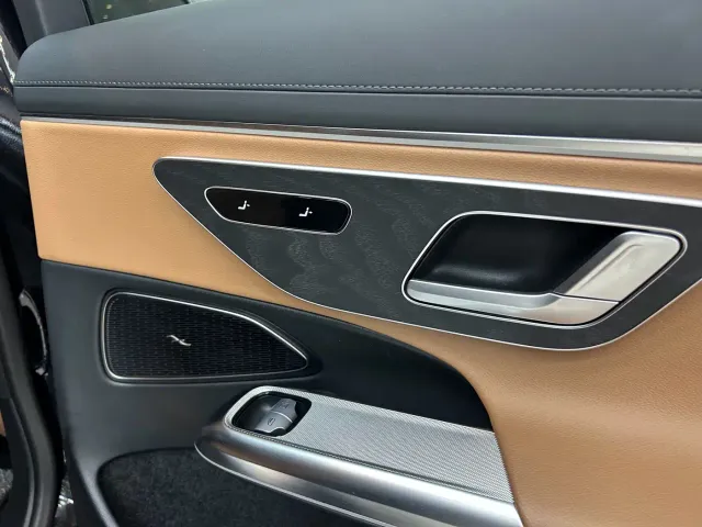 Mercedes-Benz E-Class — Фото автомобиля 11