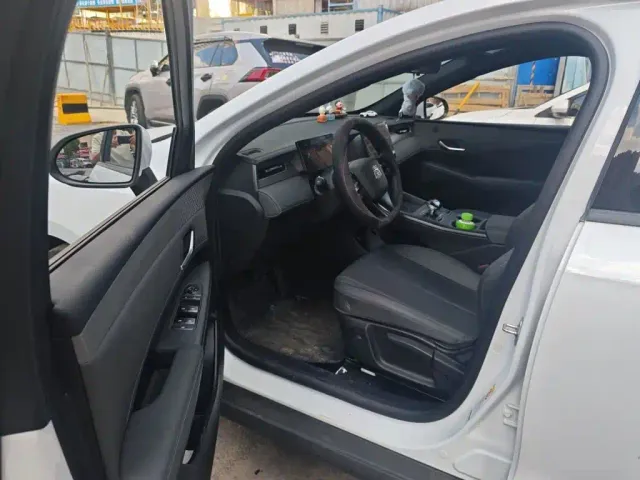BYD Qin PLUS — Фото автомобиля 17