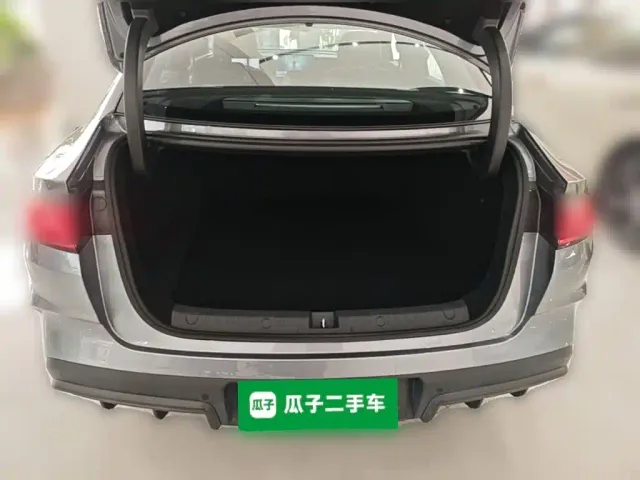 BYD Qin L — Фото автомобиля 23