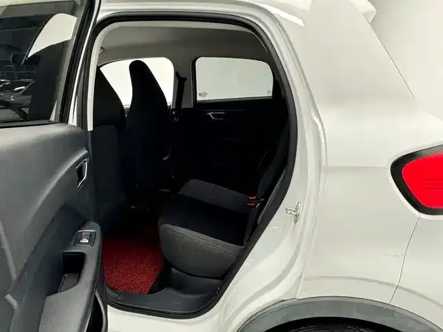 Leapmotor T03 — Фото автомобиля 6