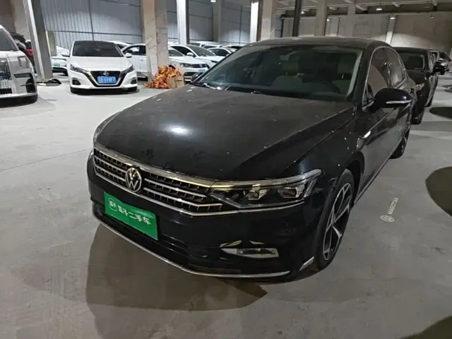 Фотография автомобиля — Volkswagen Magotan