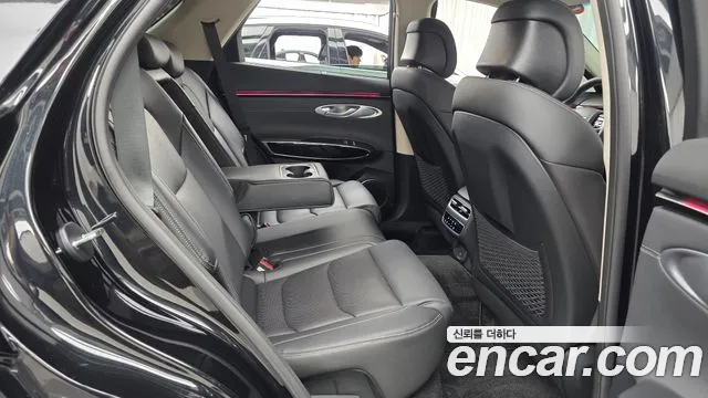 Genesis GV70 — Фото автомобиля 17