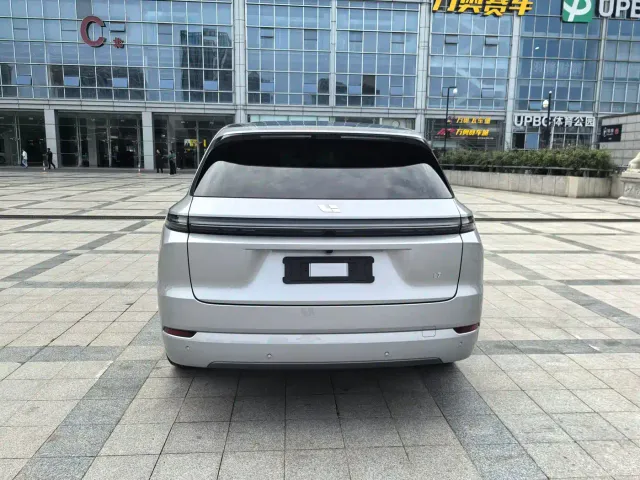 Li Auto L7 — Фото автомобиля 7