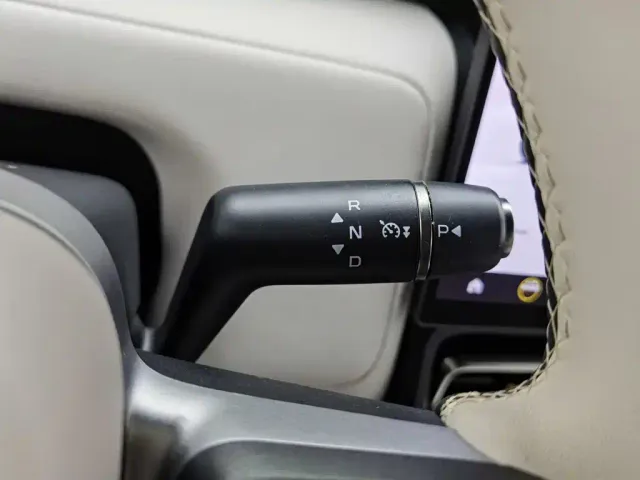iCAR V23 — Фото автомобиля 13