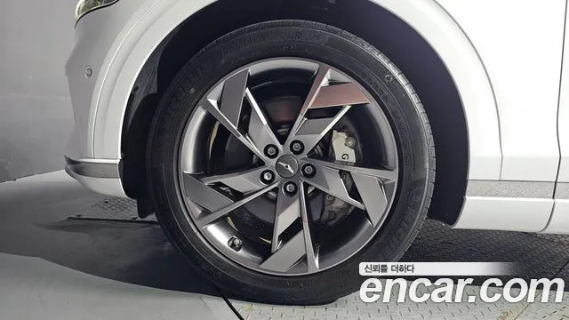 Genesis GV70 Electrified GV70 — Фото автомобиля 5