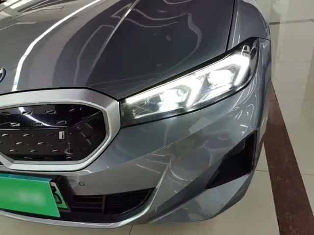 BMW i3 — Фото автомобиля 23