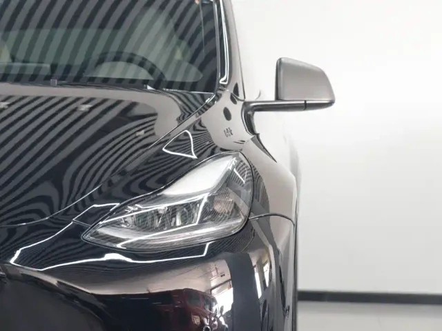 Tesla Model Y — Фото автомобиля 4