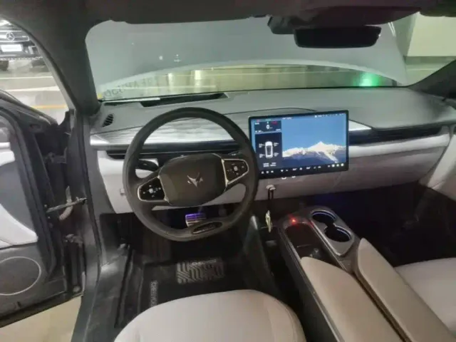 Arcfox Alpha T5 — Фото автомобиля 10