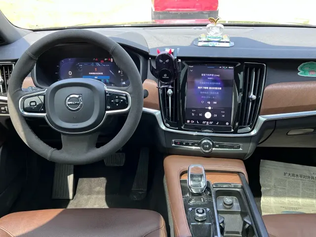 Volvo S90 — Фото автомобиля 6