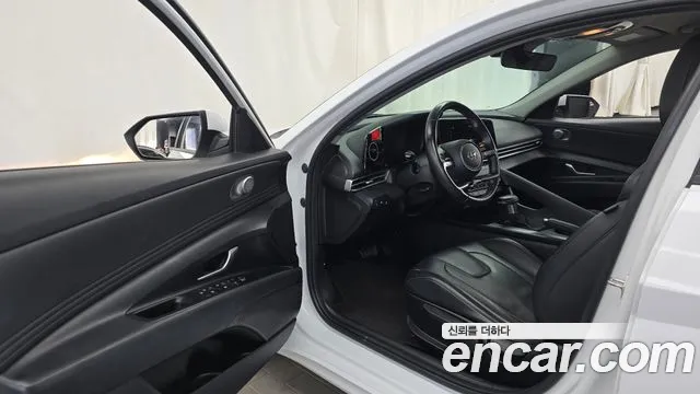 Hyundai AVANTE Avante (CN7) — Фото автомобиля 10