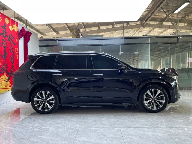 Li Auto ONE — Фото автомобиля 9