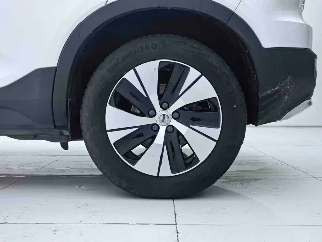 Volvo XC40 — Фото автомобиля 20
