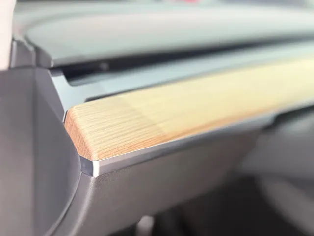 Tesla Model Y — Фото автомобиля 13
