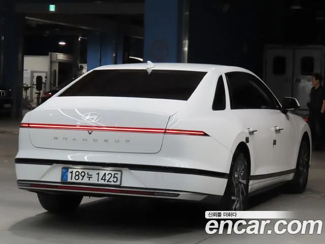 Hyundai Grandeur GN7 — Фото автомобиля 4