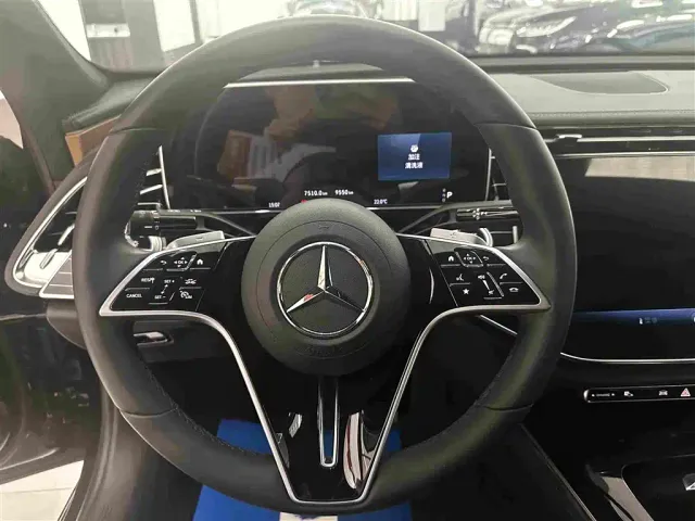 Mercedes-Benz E-Class — Фото автомобиля 8
