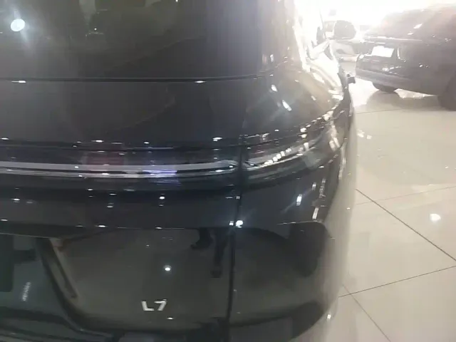 Li Auto L7 — Фото автомобиля 7